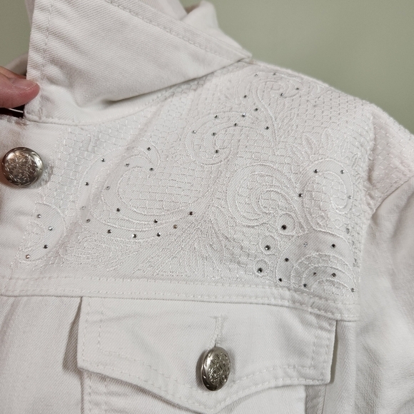 C J Banks White Jean Jacket Embroidered, sz 3X - Picture 11 of 11